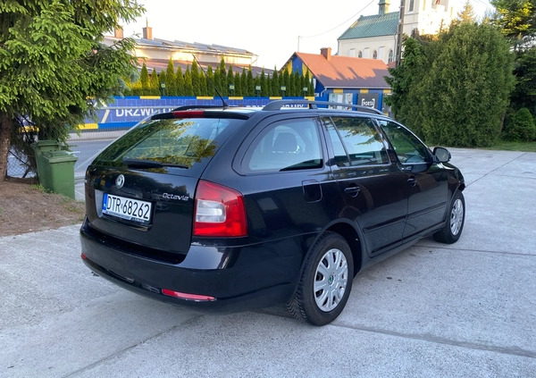 Skoda Octavia cena 7800 przebieg: 320000, rok produkcji 2009 z Pniewy małe 172